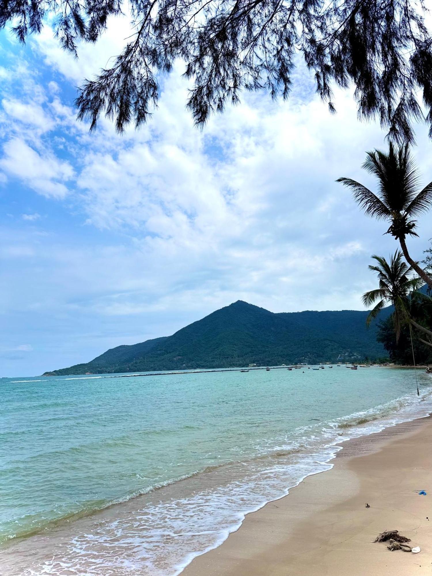 Rumah liburan White Pearl 2br Beachfront House Malibu Seaview *
